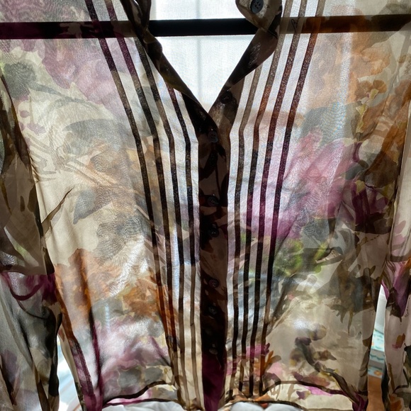 Burberry London Silk semi sheer floral top size M - Picture 7 of 12